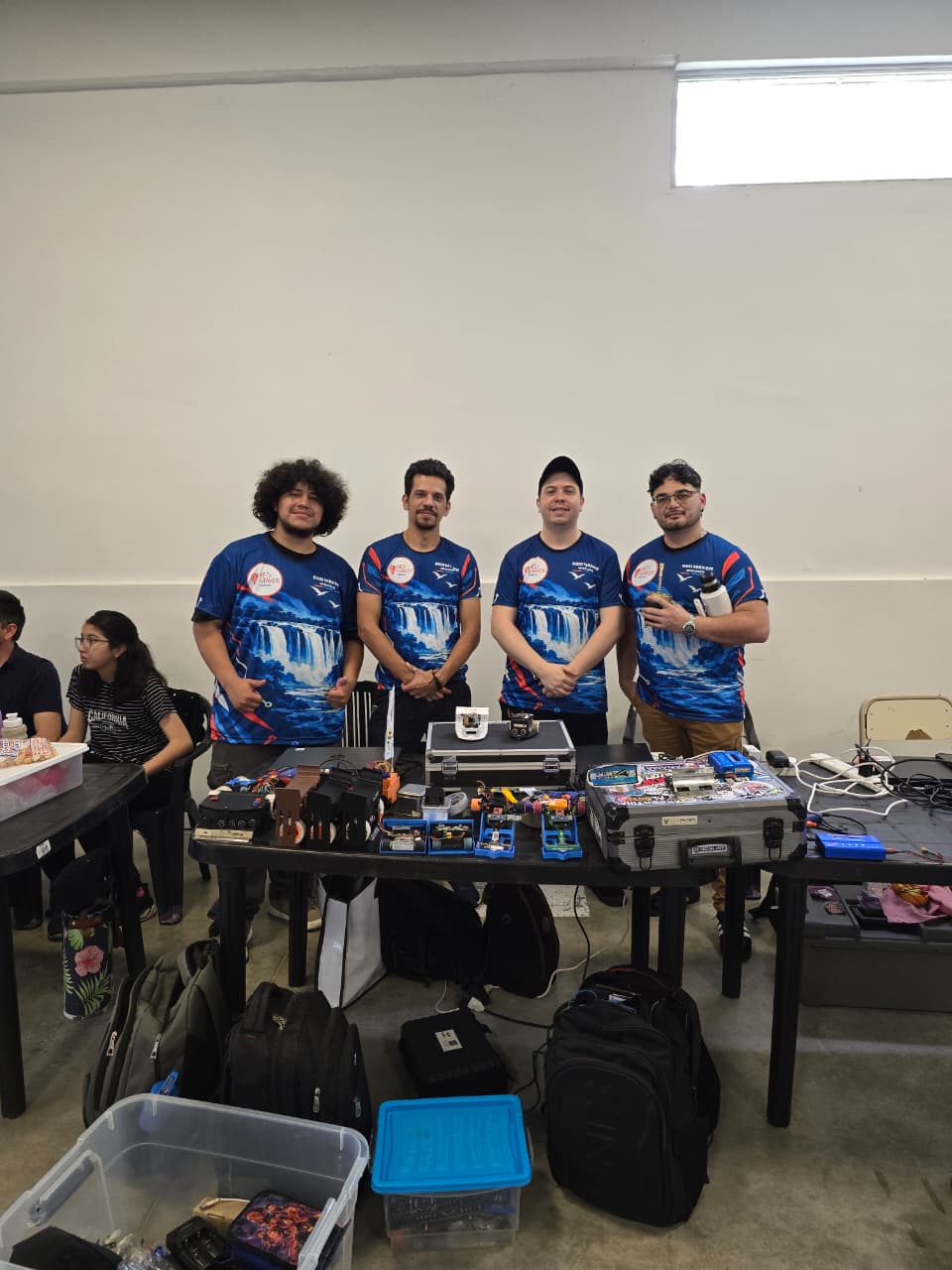 Representantes de siete municipios misioneros se destacaron en un encuentro nacional de robótica en Chaco